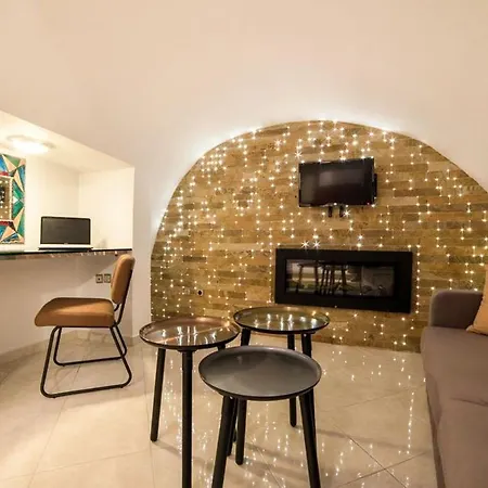 Spacious Santorini 2 Bedrooms Filos Private Jacuzzi Close To Amenities Βίλα *
